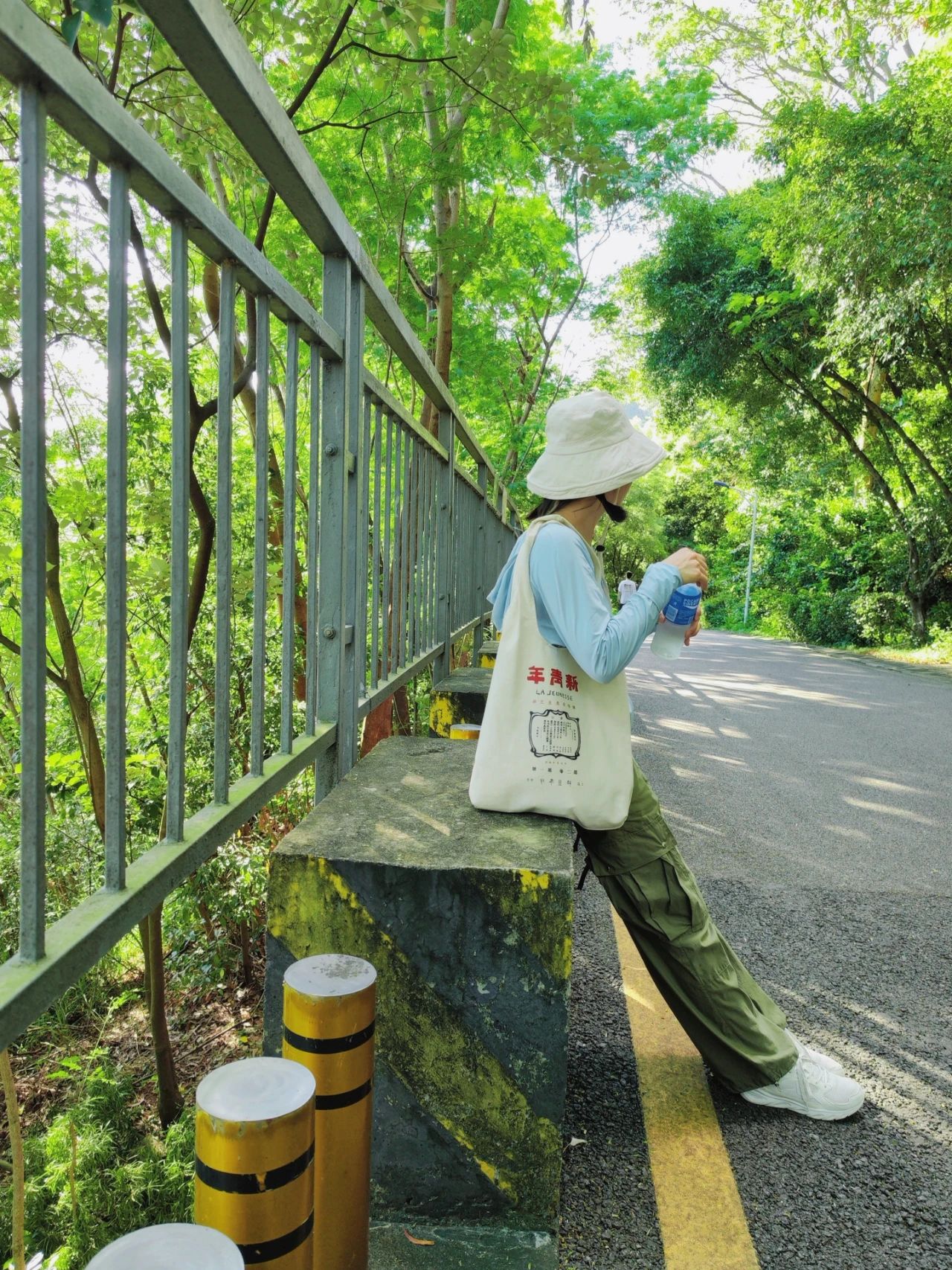 Wizard of Oz in Shenzhen, as if walking through a fairy tale forest