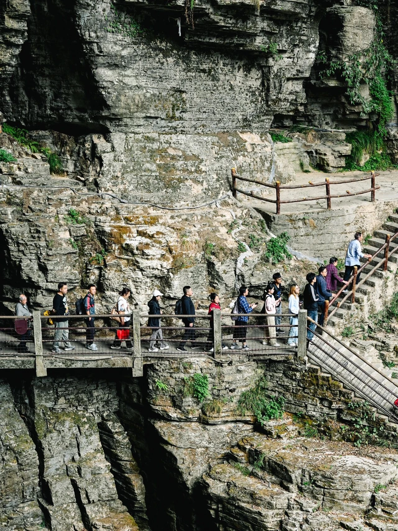 Tenglong Cave, the largest cave that has been proved in China