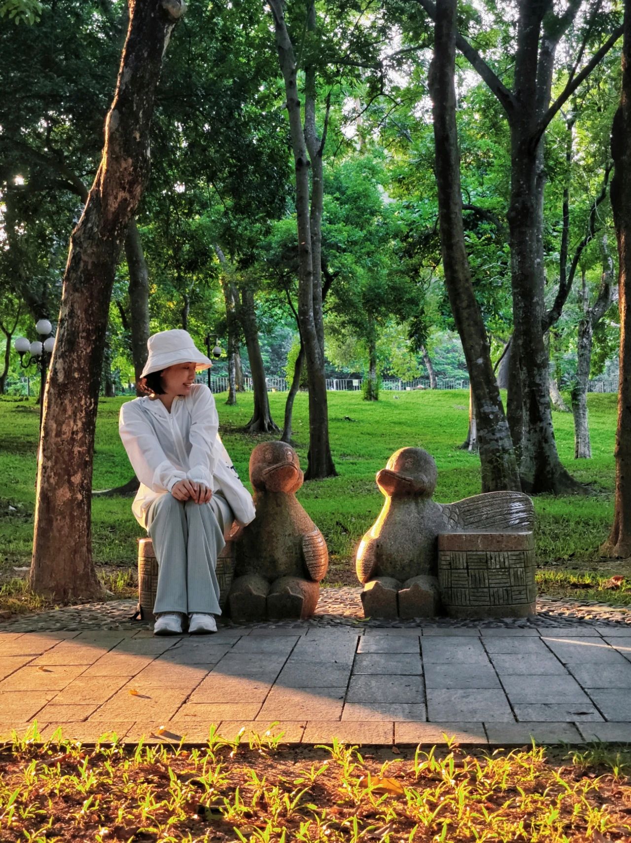 West Island, located in the center of “Donghu Park”