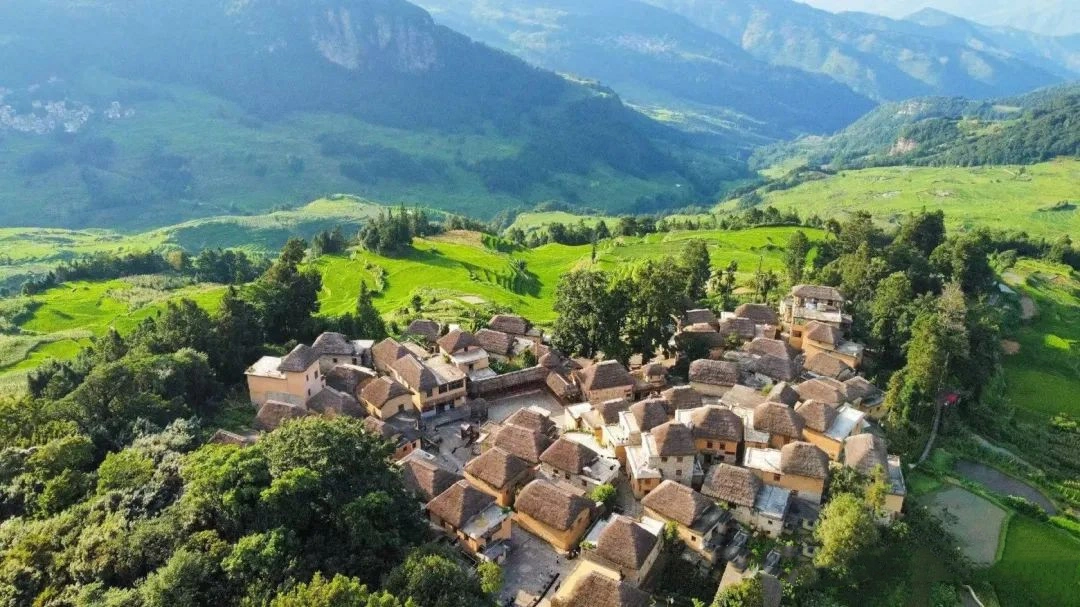 Avoiding the crowds and traveling in reverse is so cool! An ancient village with the most primitive mushroom houses in China!