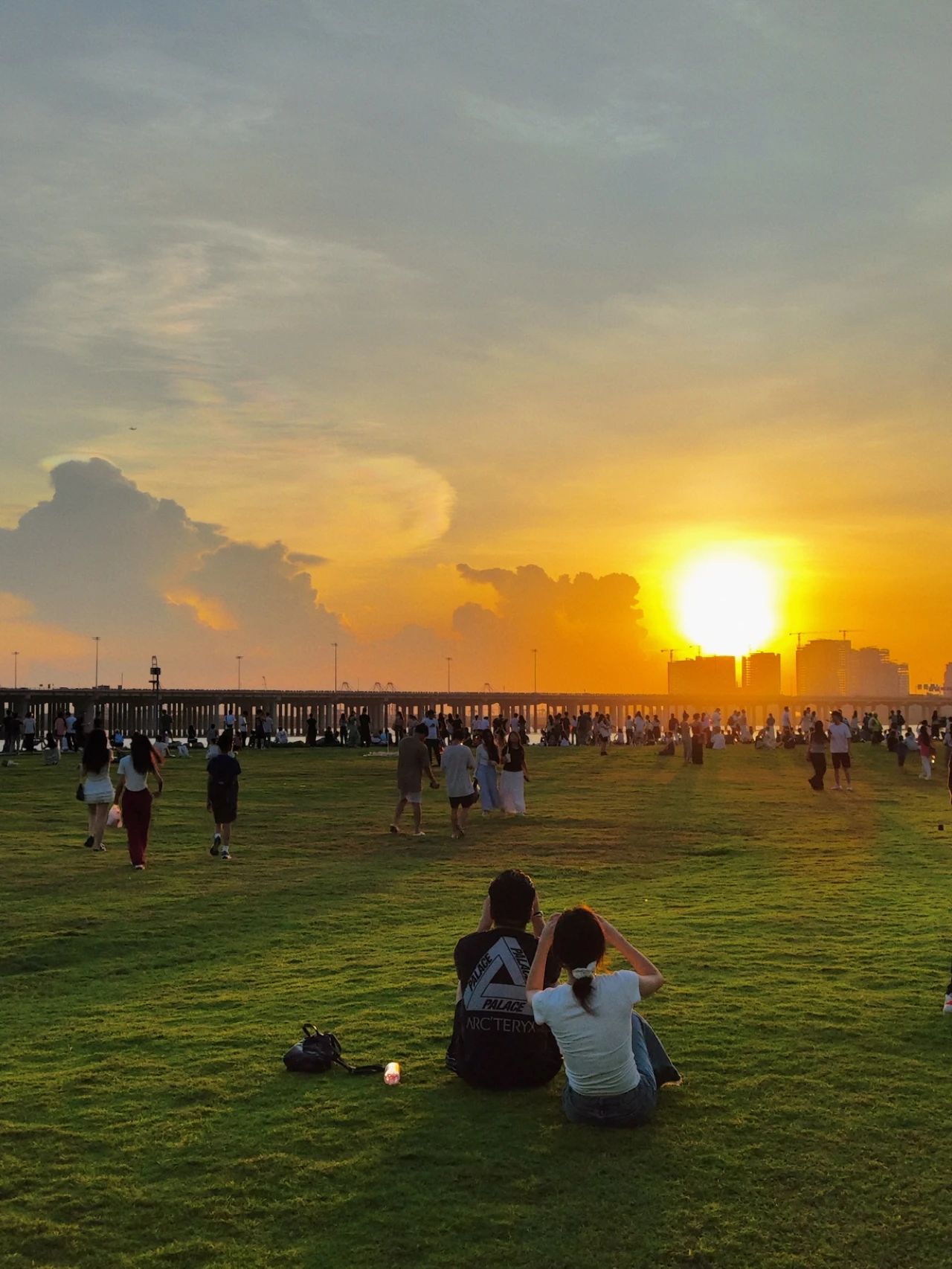 The seaside sunset park-Qianhai Performing Arts Park 