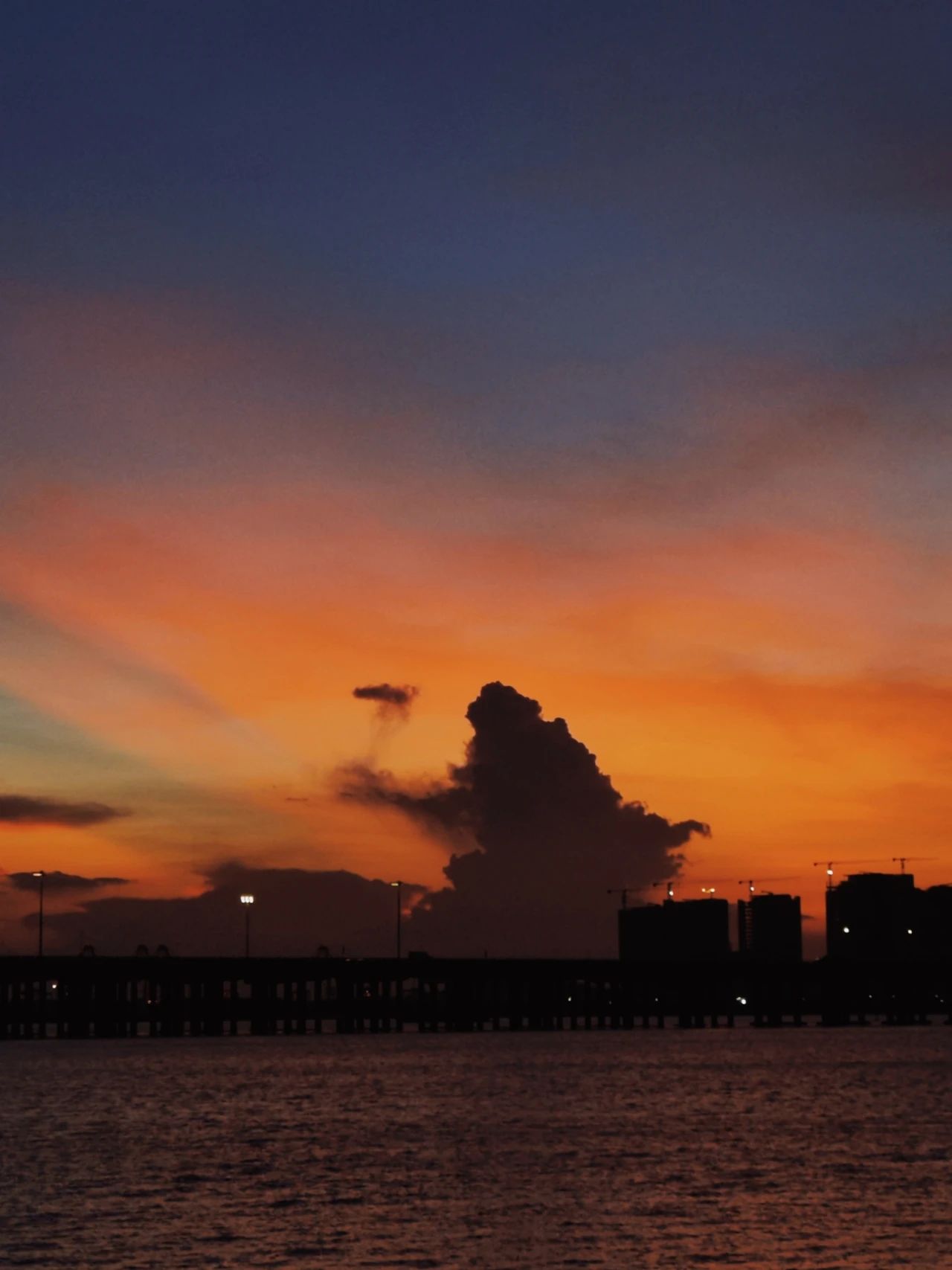 The seaside sunset park-Qianhai Performing Arts Park 