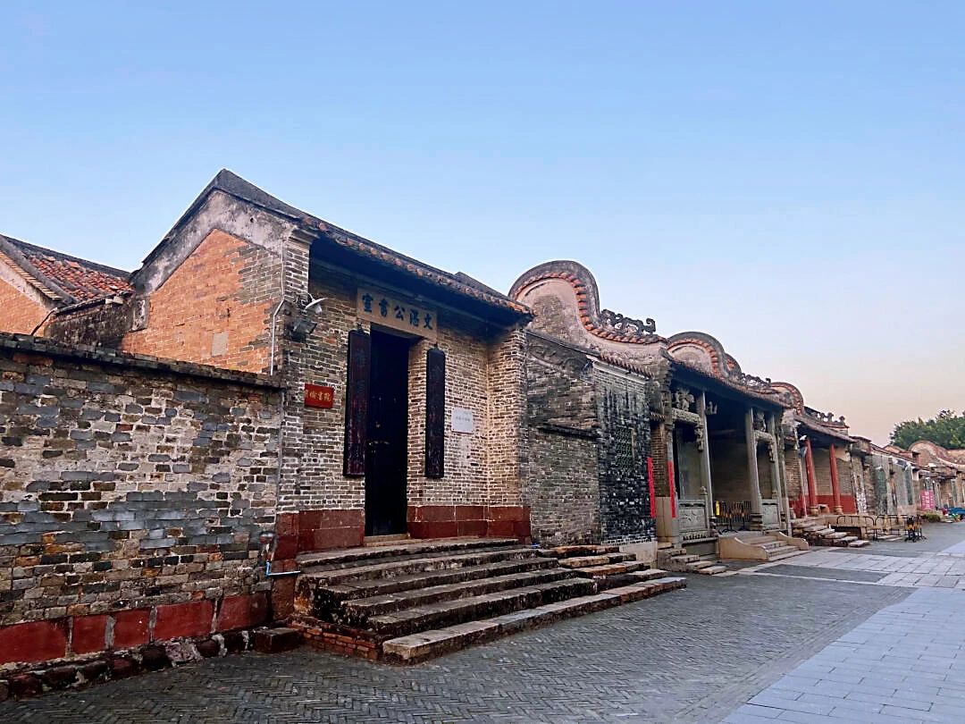 A well-preserved century-old village in Guangdong