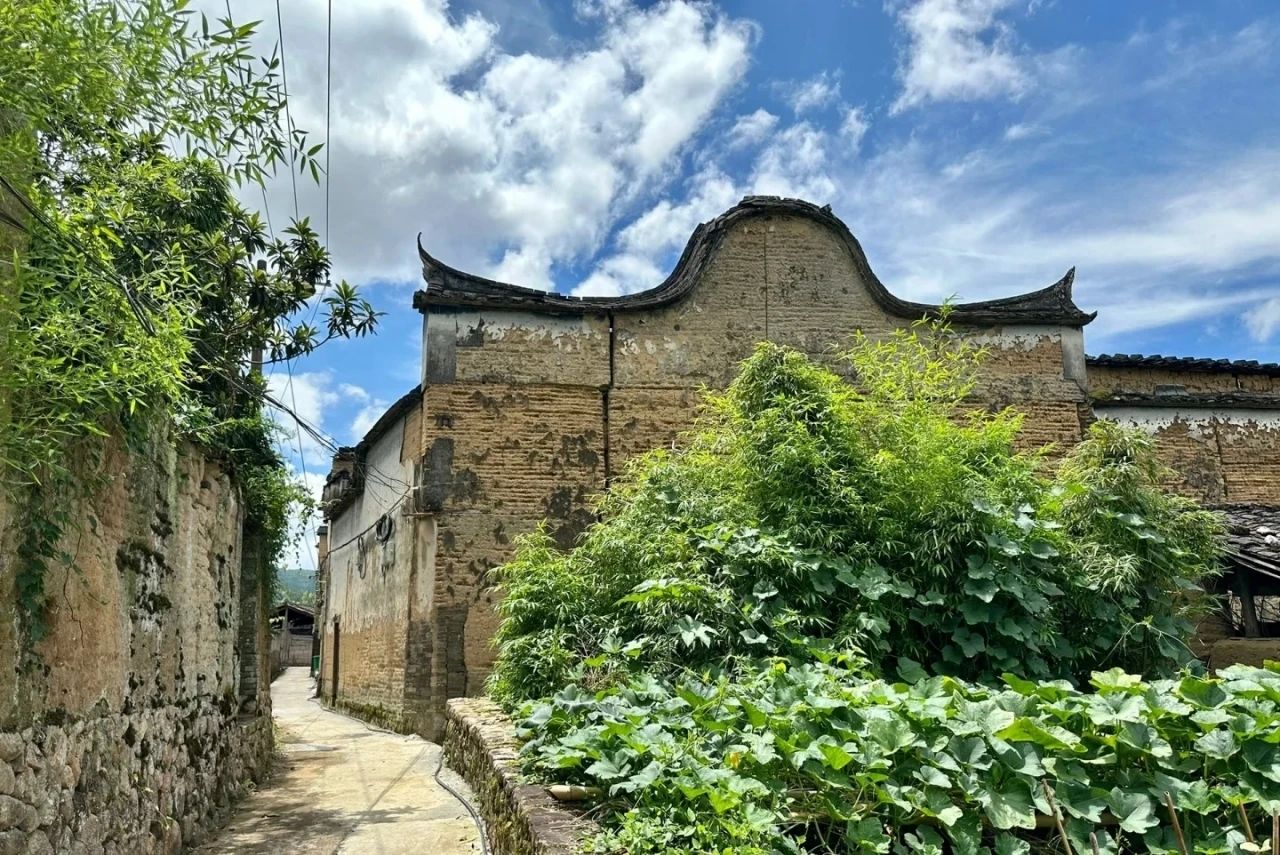 Baiyuan Village, an ancient village for stress relief and healing