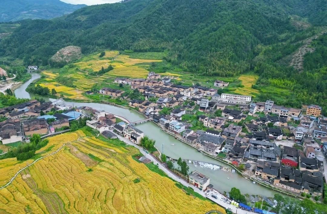 Baiyuan Village, an ancient village for stress relief and healing