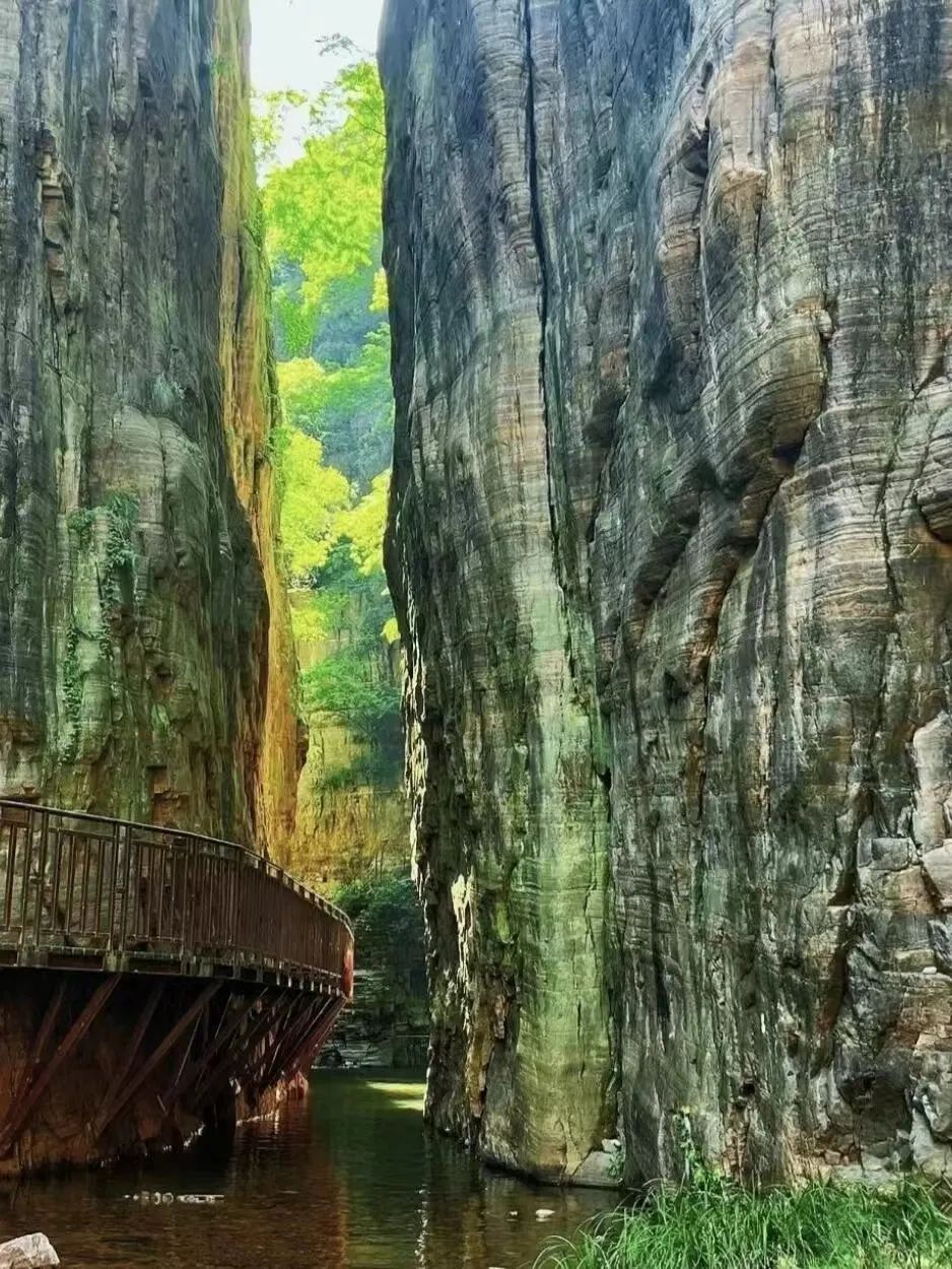 Longtan Grand Canyon, China's only bankrupt 5A scenic spot