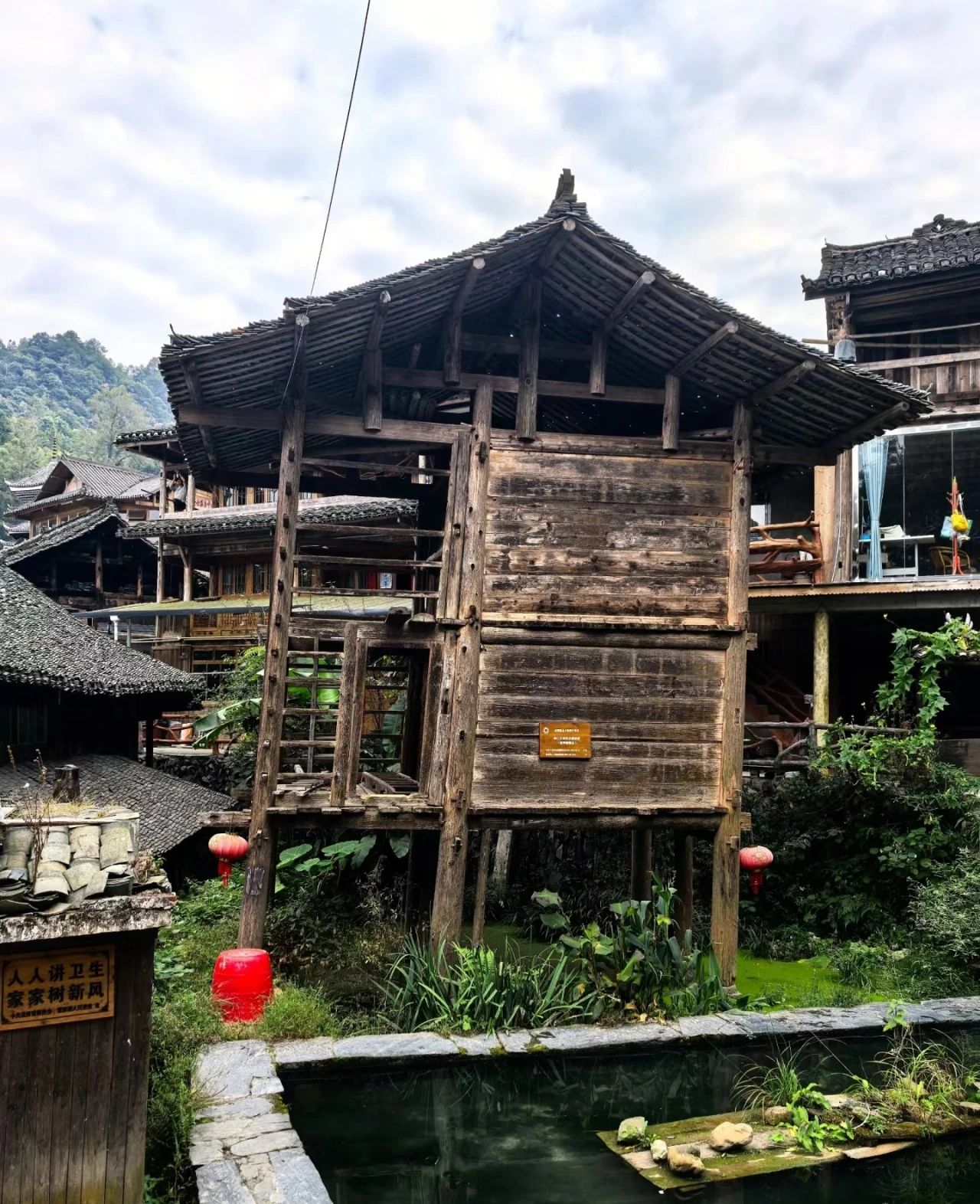 Hidden in the green mountains and waters of the paradise - Dali Dong Village