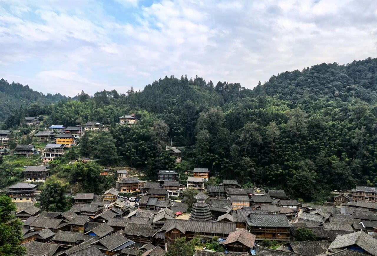 Hidden in the green mountains and waters of the paradise - Dali Dong Village