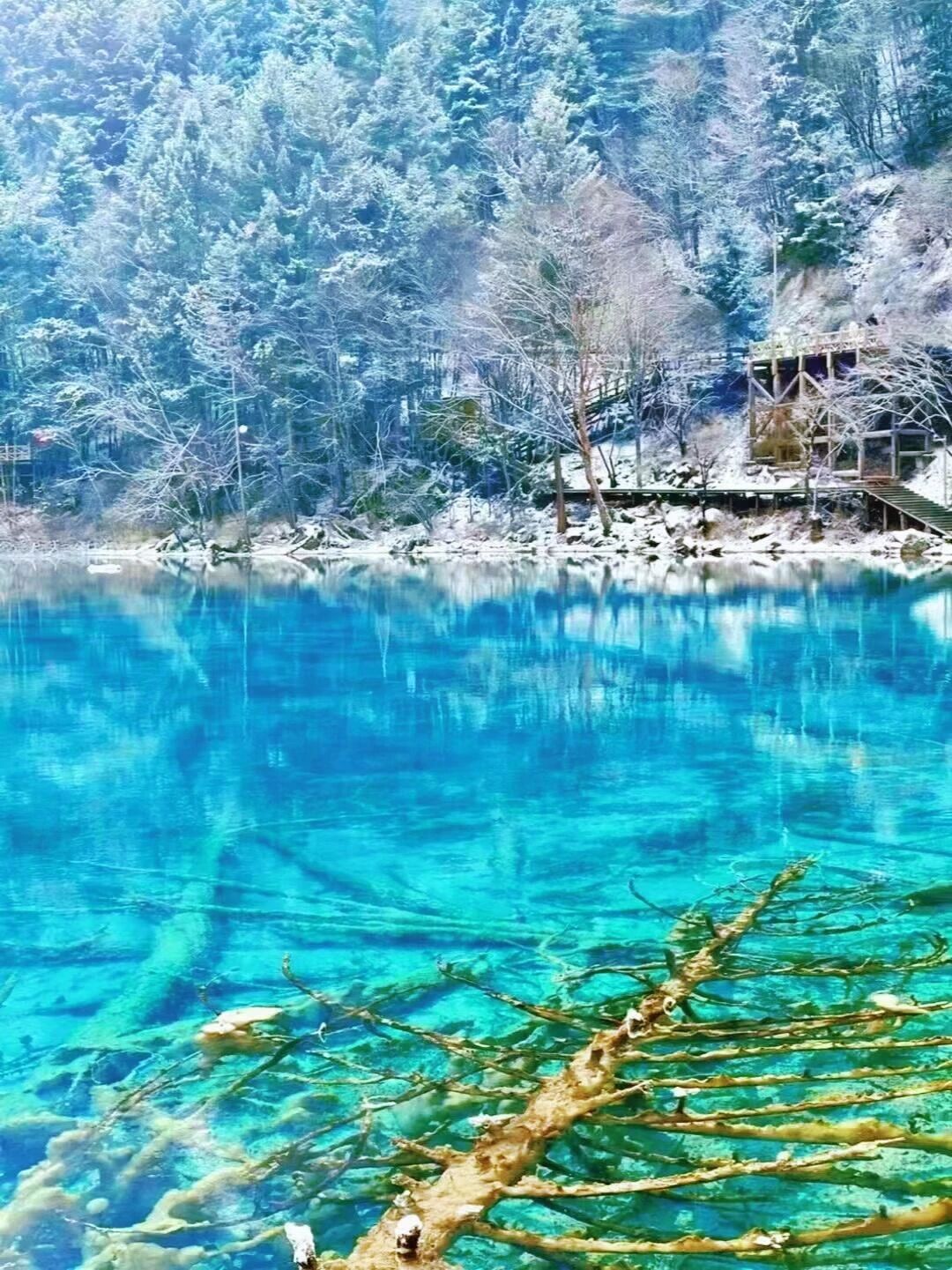 visit Jiuzhaigou in winter