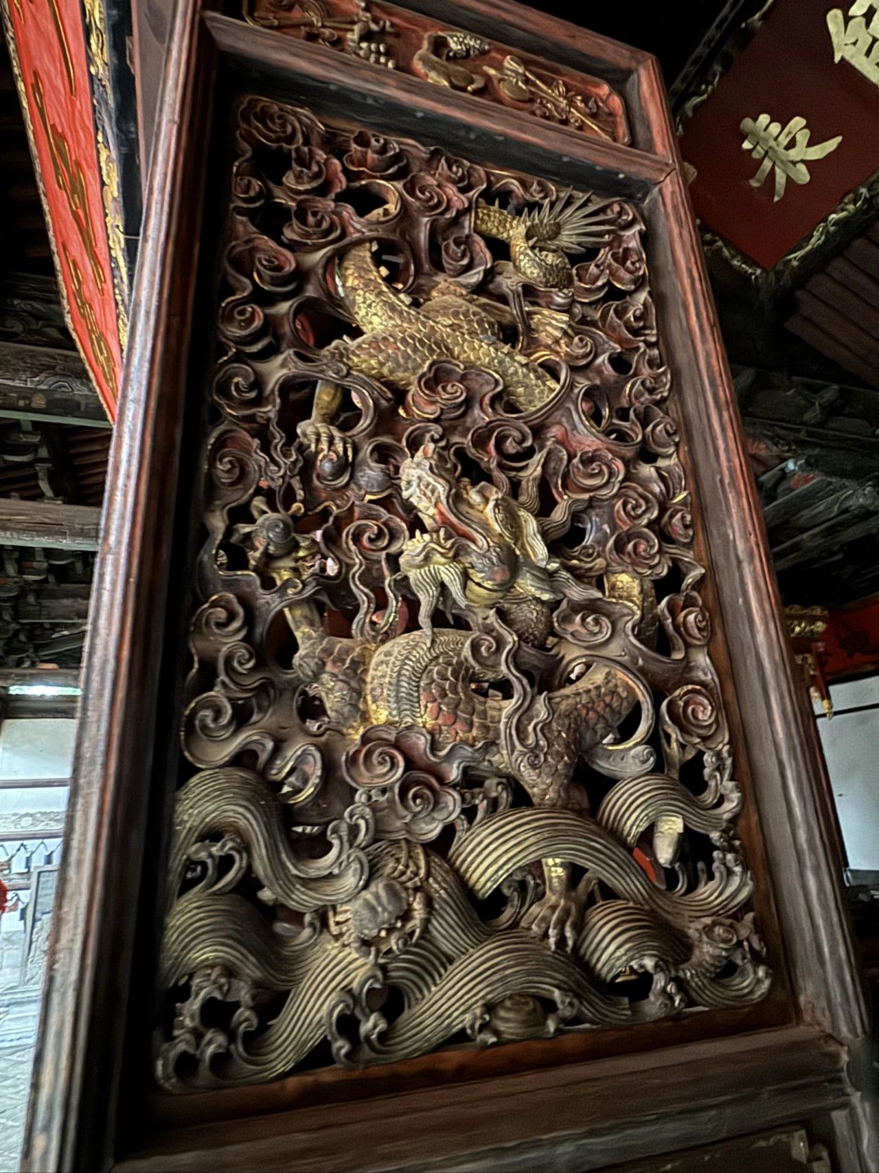  Jianshui Literature Temple's twenty-two wooden screen doors are regarded as a supreme national treasure.