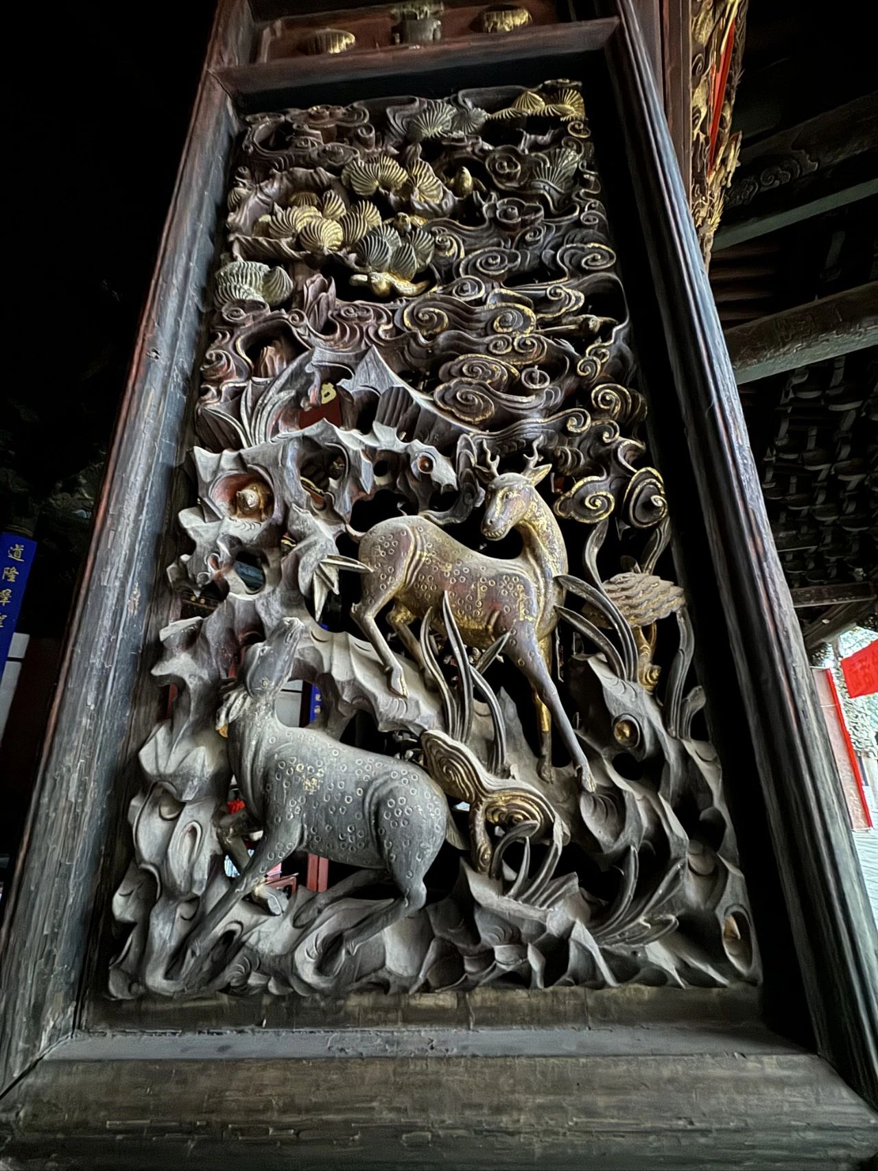  Jianshui Literature Temple's twenty-two wooden screen doors