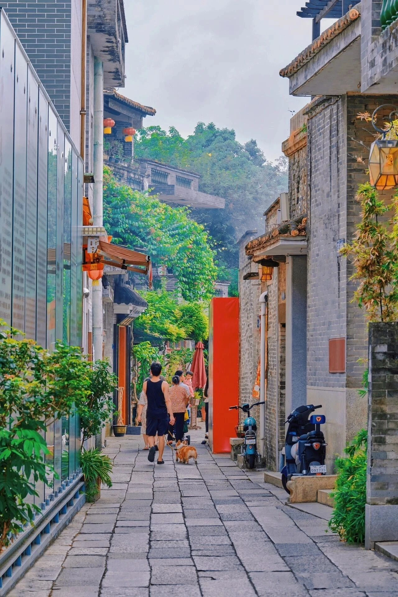 the streets of the ancient town stone road, Lingnan flavor can not hide!