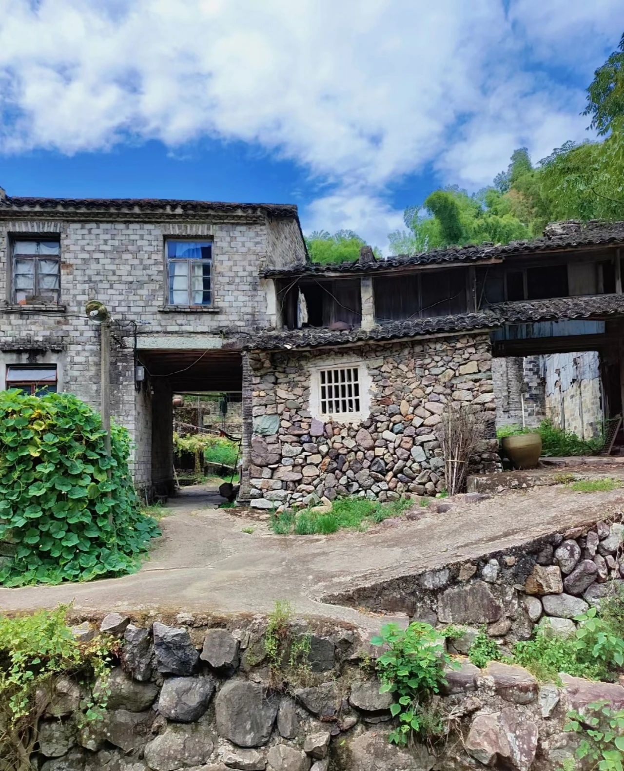 Ancient villages with beautiful scenery--Laodiluo Village