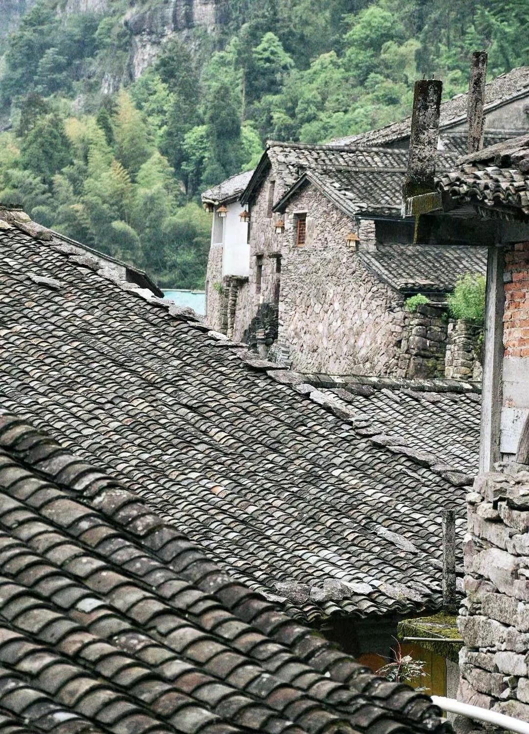 Hidden stone village in the valley - Huangtan Cave