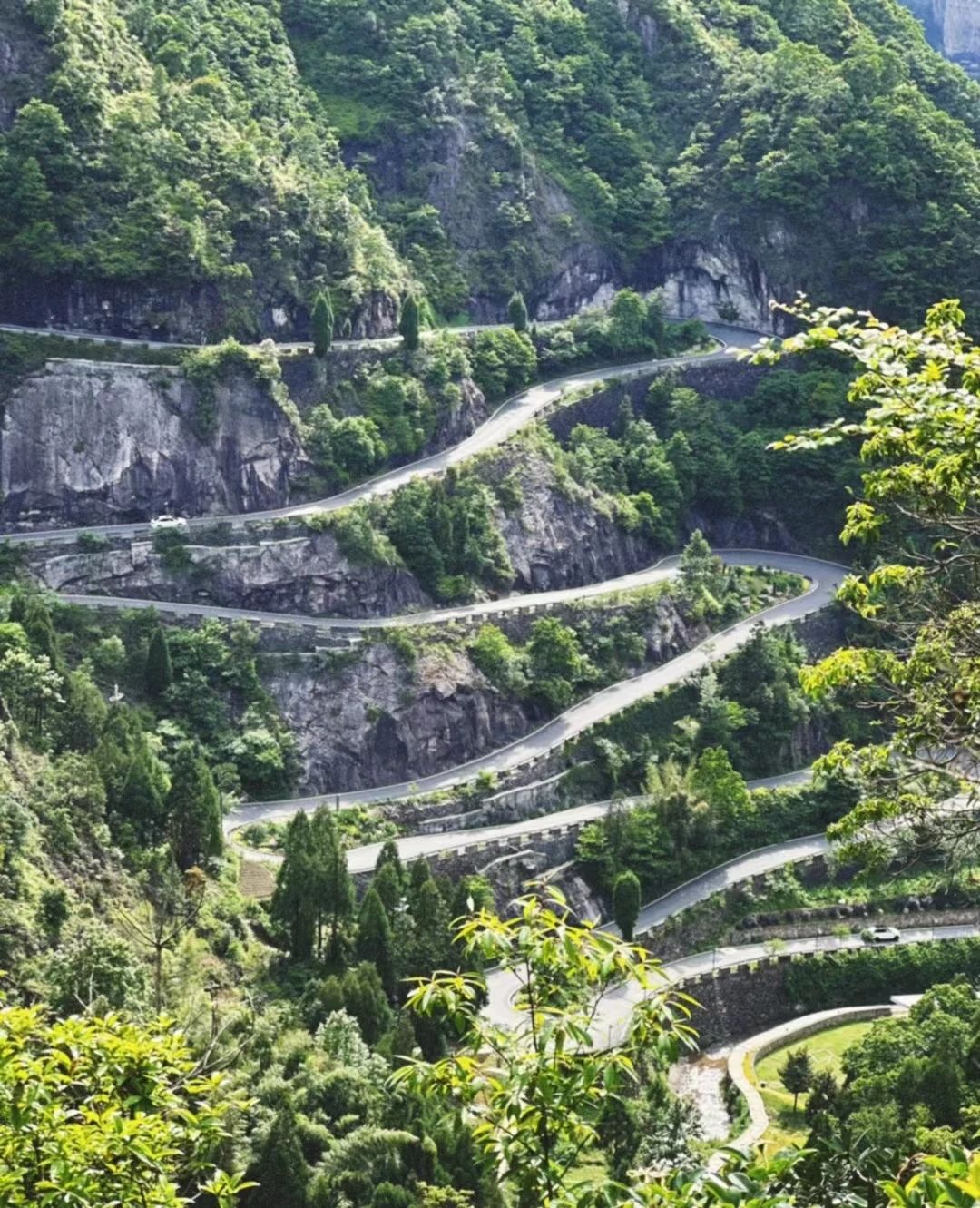 Hidden stone village in the valley - Huangtan Cave