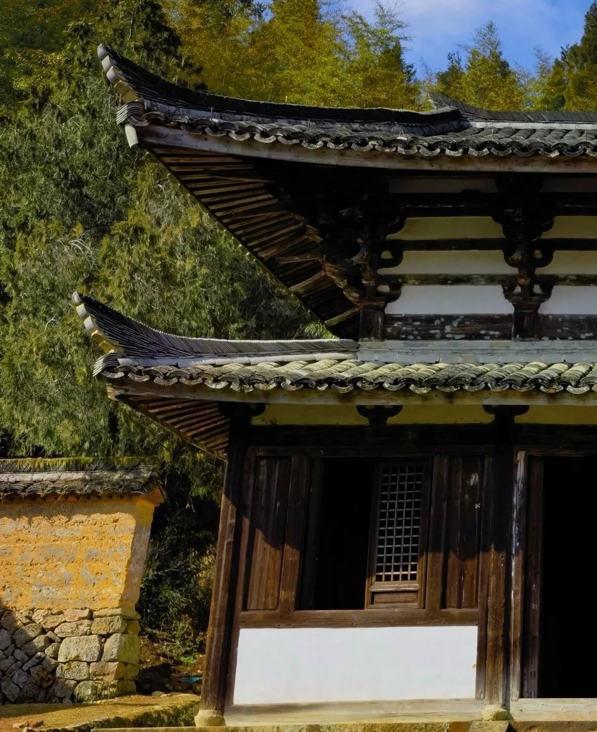 Shisi Temple, a thousand-year-old temple with a profound and simple atmosphere