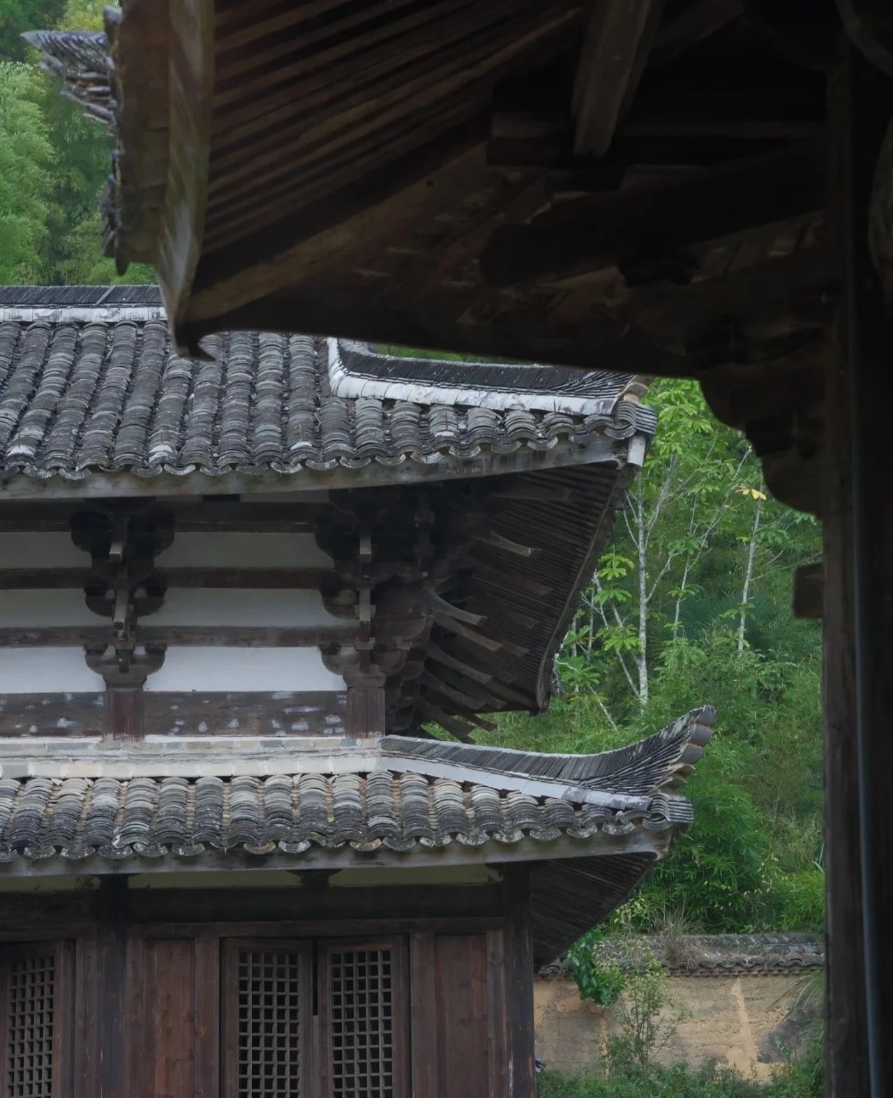 Shisi Temple, a thousand-year-old temple with a profound and simple atmosphere