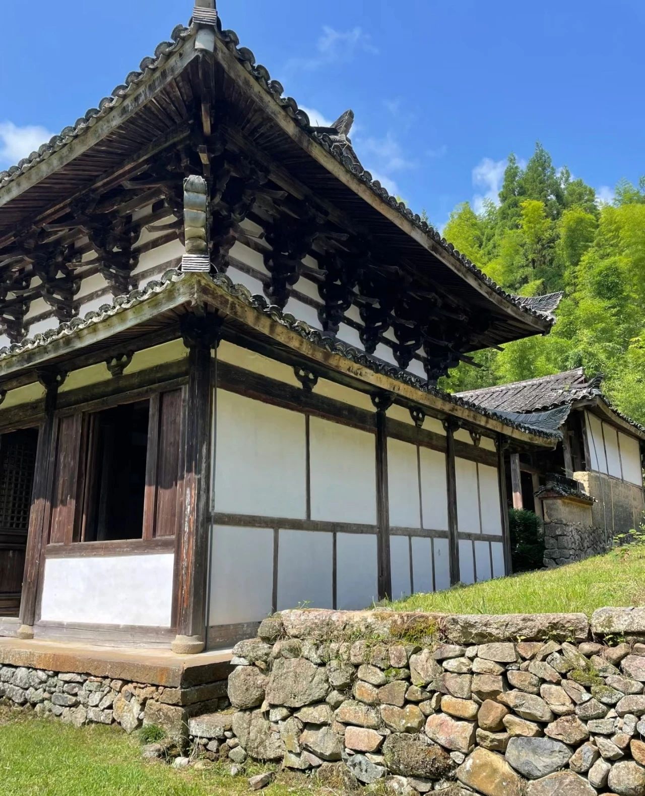 Shisi Temple, a thousand-year-old temple with a profound and simple atmosphere