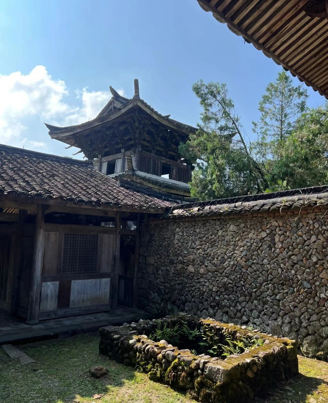 Shisi Temple, a thousand-year-old temple with a profound and simple atmosphere